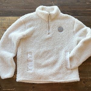 Ivory Ella Cream Fleece 1/4 Zip in Size Small.